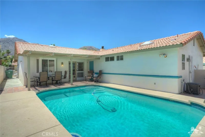 54880 Avenida Alvarado, La Quinta, CA 92253