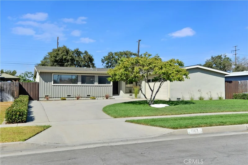 1907 Woodcrest, Fullerton, CA 92833