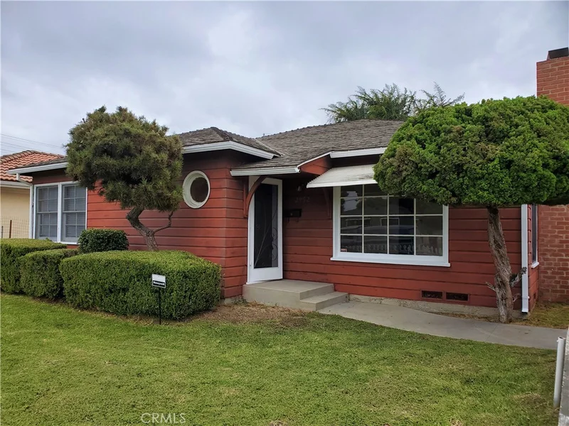 2952 Delta Avenue, Long Beach, CA 90810