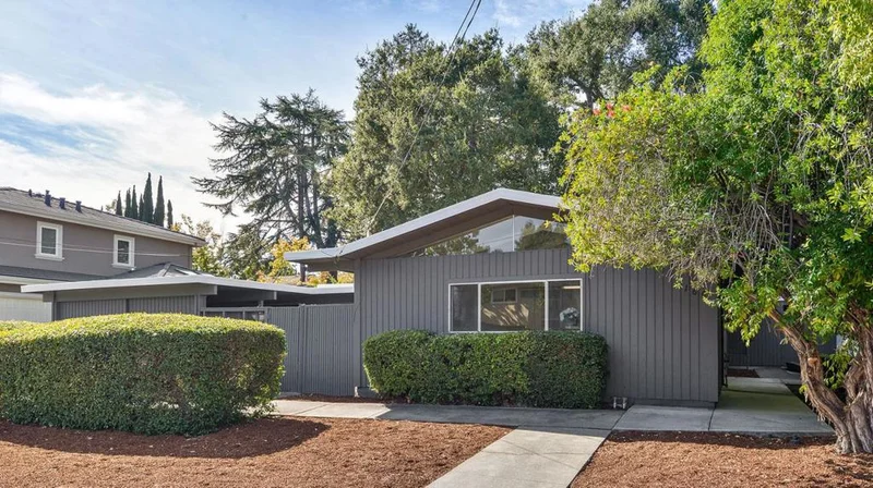 4160 Coulombe, Palo Alto, CA 94306