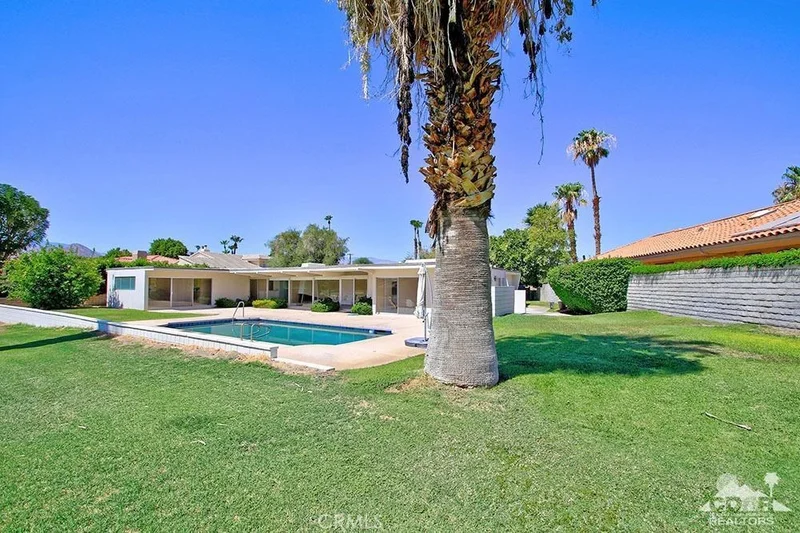 42520 Caracas, Bermuda Dunes, CA 92203