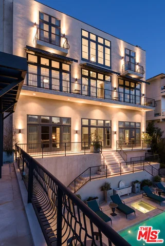 1901 Sunset Plaza, Los Angeles, CA 90069