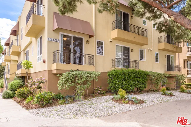 11428 National #101, Los Angeles, CA 90064