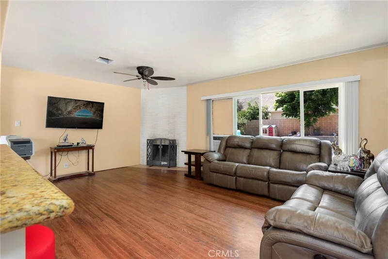 5096 Sierra Vista, Riverside, CA 92505