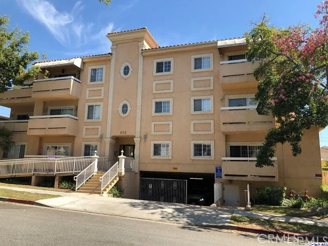 428 Santa Anita #203, Burbank, CA 91501