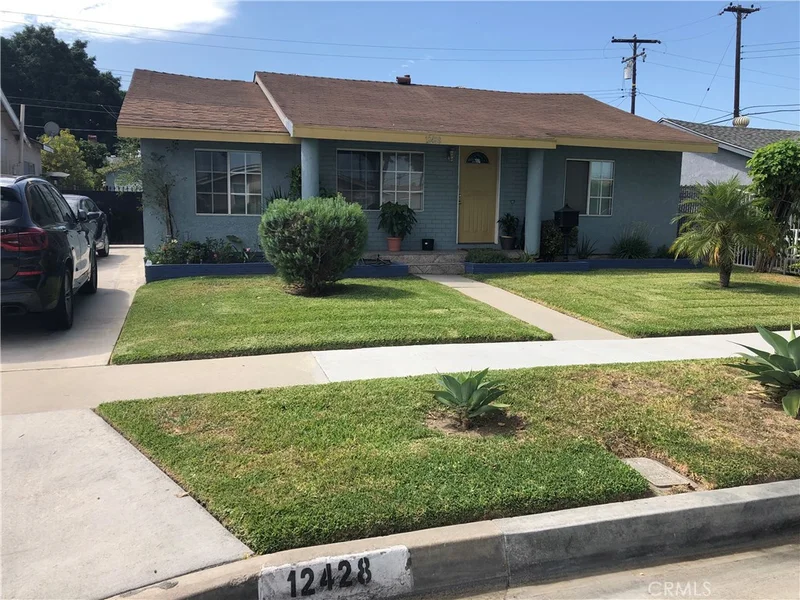 12428 212th, Lakewood, CA 90715