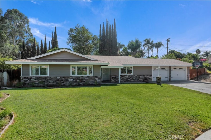 5511 Rio Rancho, Riverside, CA 92504