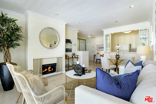 11645 Montana Avenue 306, Los Angeles, CA 90049