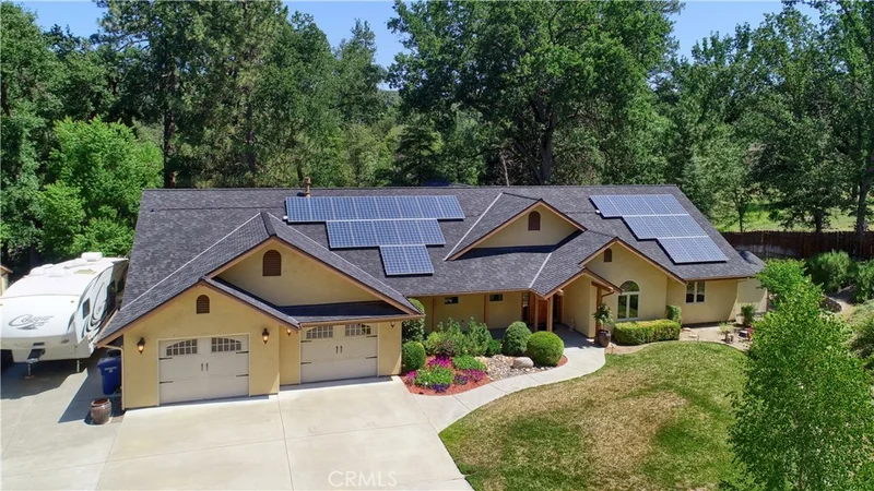 45999 Sutton Drive, Oakhurst, CA 93644