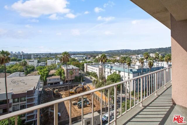 100 Doheny #821, Los Angeles, CA 90048