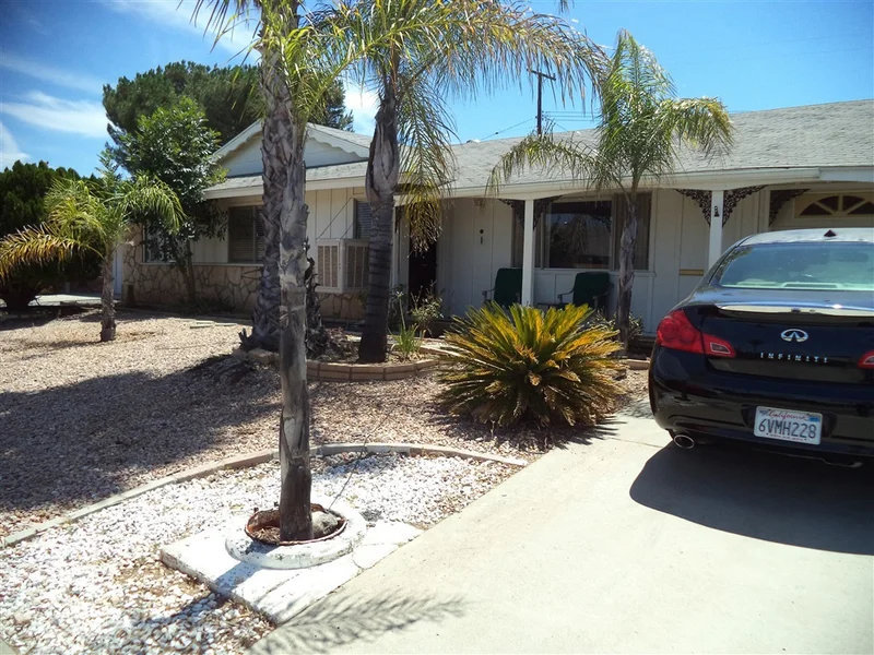 25881 Plum Hollow Dr, Sun City, CA 92586