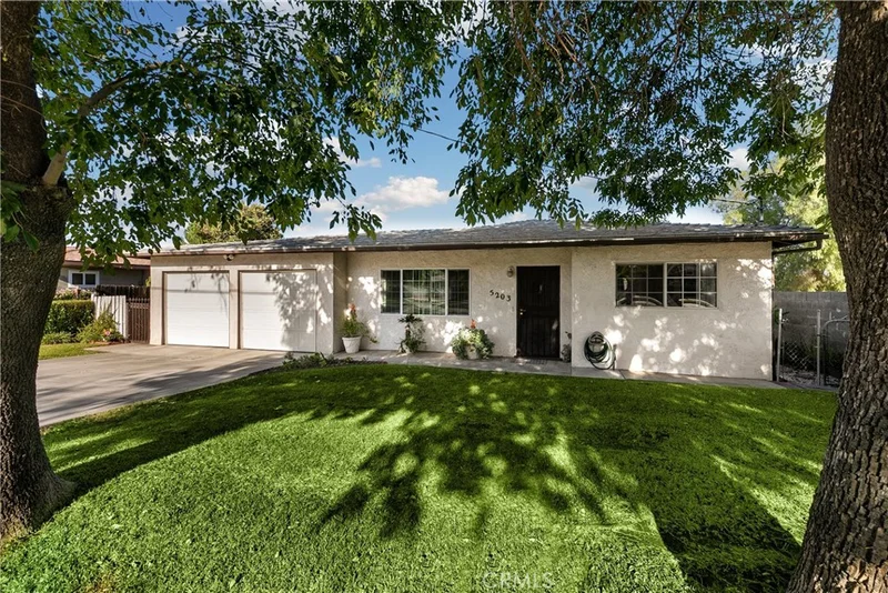 5203 La Sierra, Riverside, CA 92505
