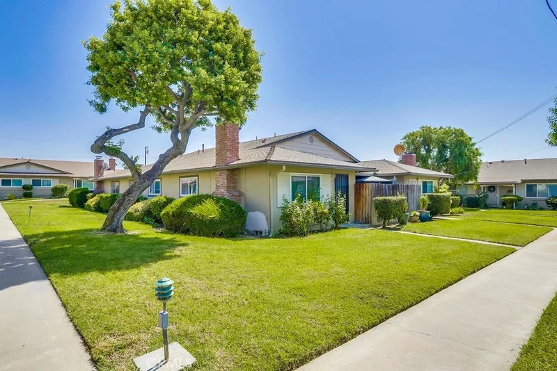2295 Tustin #19, Orange, CA 92865