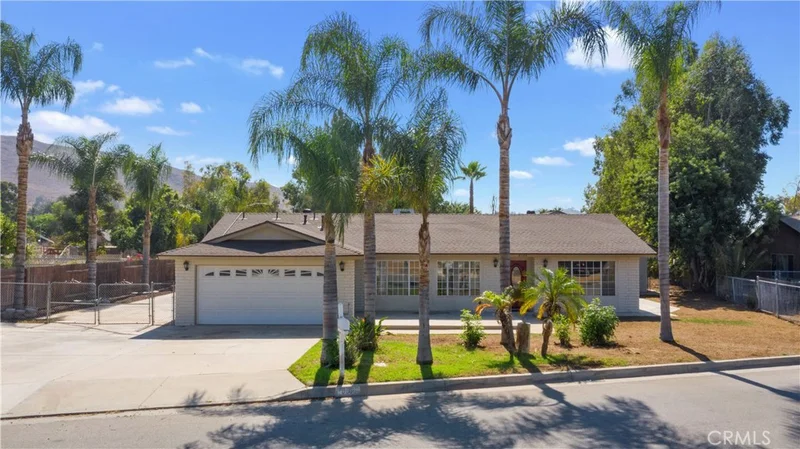 8566 Brookfield, Riverside, CA 92509