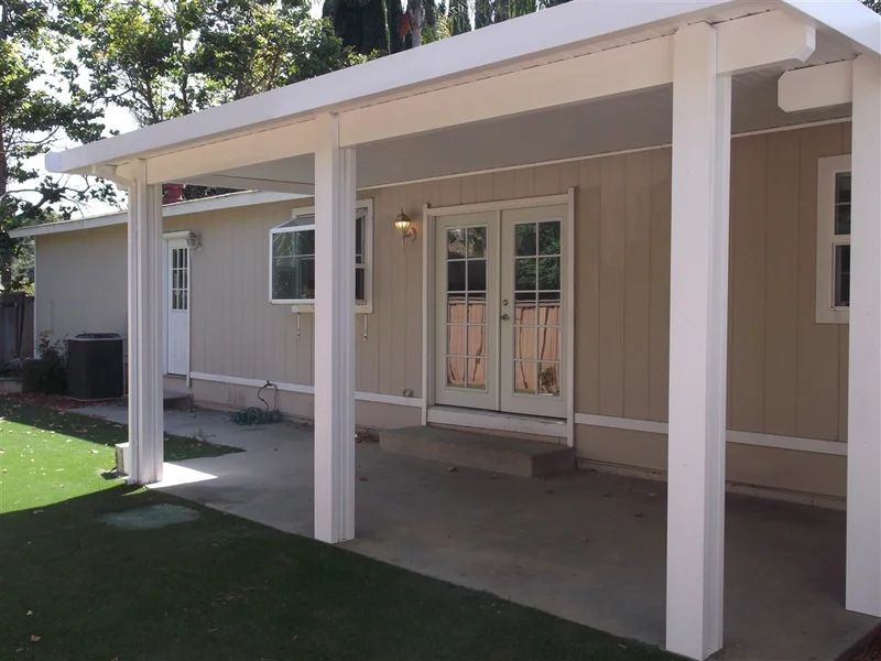 1040 Heron Dr., Vista, CA 92081