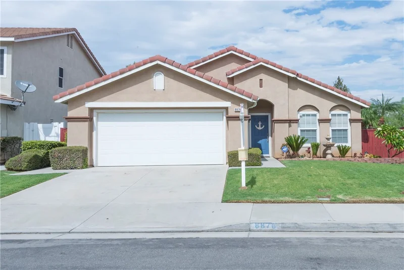 8876 Dahlia, Corona, CA 92883