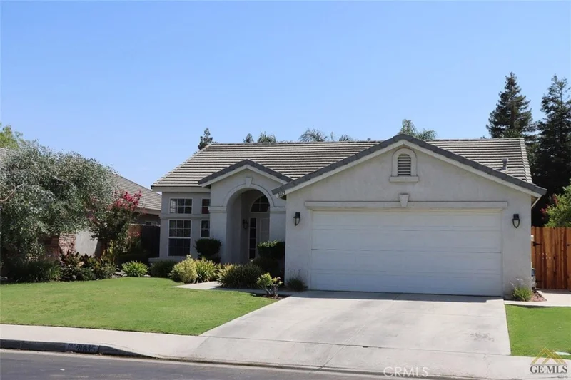 8815 Winlock, Bakersfield, CA 93312