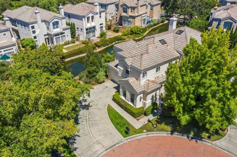 1 Mandalay, Redwood City, CA 94065