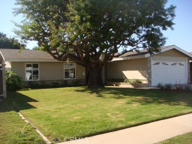 10182 Kaimu, Huntington Beach, CA 92646