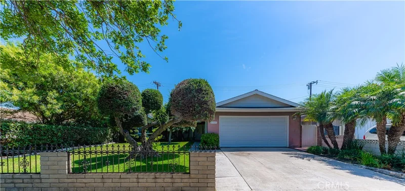 2305 Pacific, Santa Ana, CA 92704