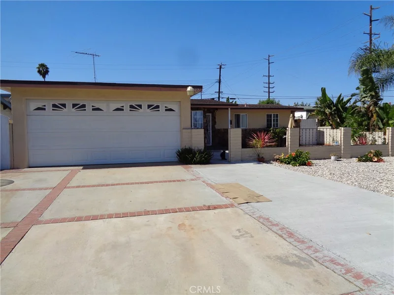 10021 Antigua, Anaheim, CA 92804