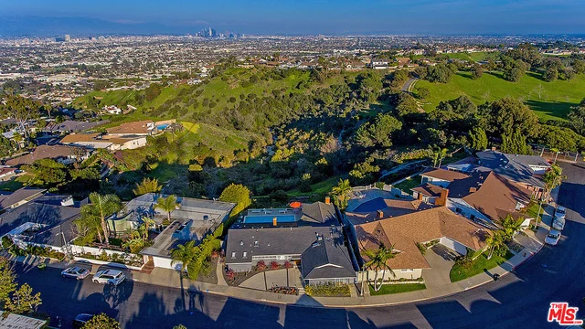 4232 Cloverdale, Los Angeles, CA 90008