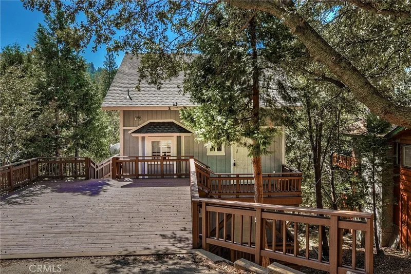 1034 Arbula, Crestline, CA 92325