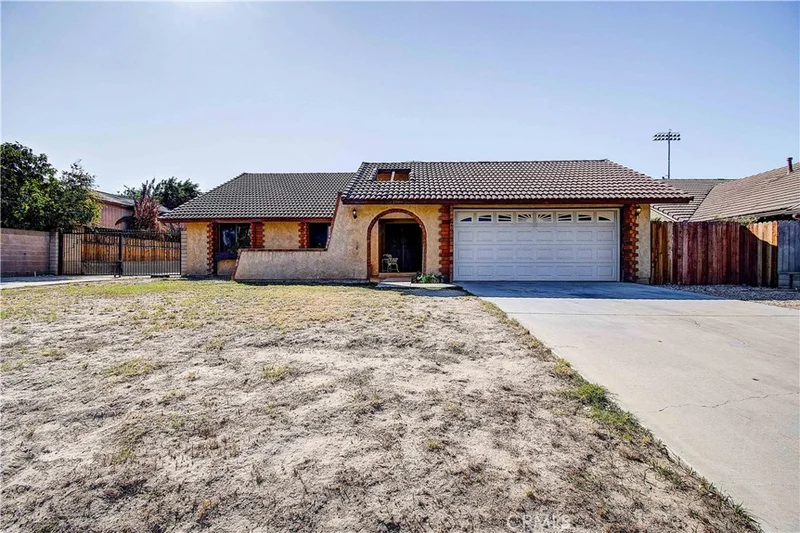 41679 Lomas St., Hemet, CA 92544