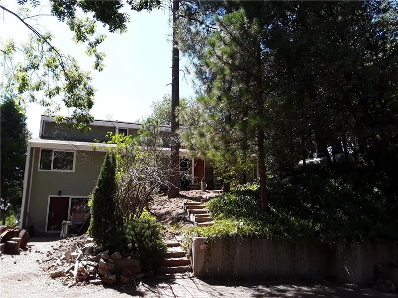 3 Hill, Running Springs, CA 92382