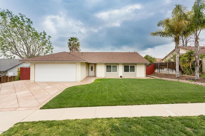 897 Ravenwood, Newbury Park, CA 91320