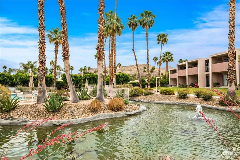 2696 Sierra Madre #A2, Palm Springs, CA 92264
