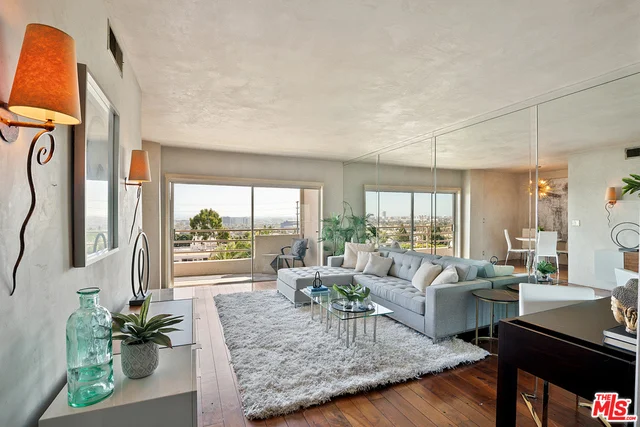 1131 Alta Loma #309, West Hollywood, CA 90069