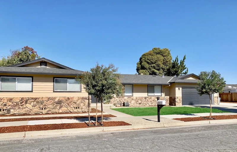 10 Squire, Hollister, CA 95023