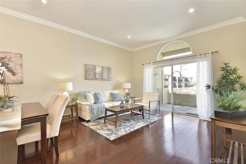 421 6th #204, Long Beach, CA 90802