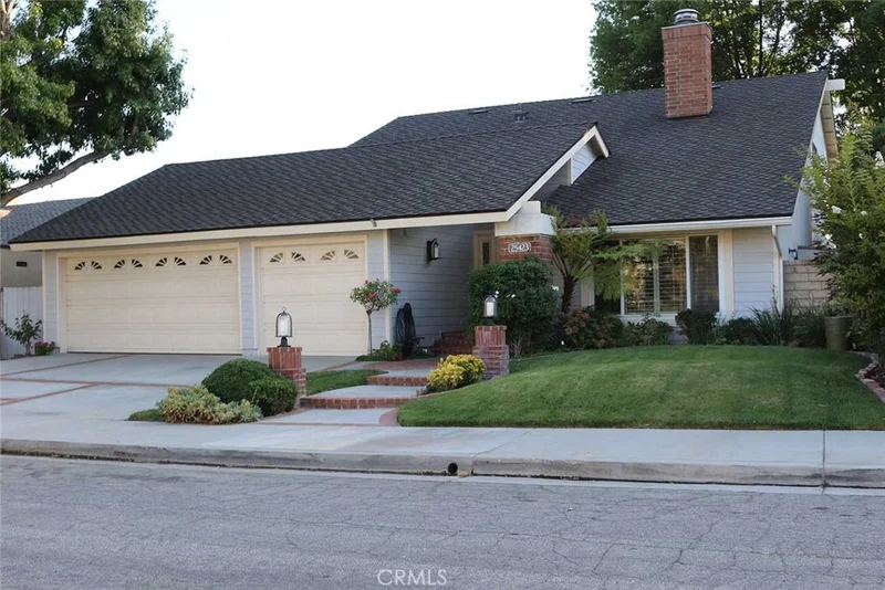 25423 Via Escovar, Valencia, CA 91355