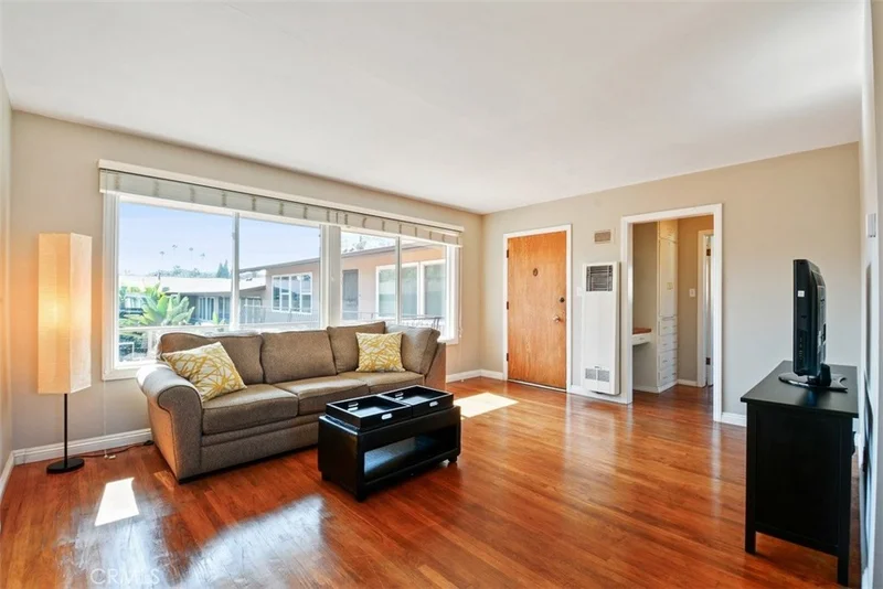 1023 1st #14, Long Beach, CA 90802