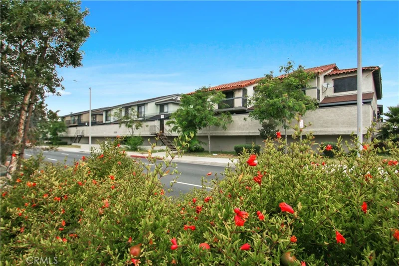 1239 Rosecrans #28, Gardena, CA 90247