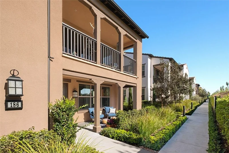 186 Bishop Landing, Irvine, CA 92620