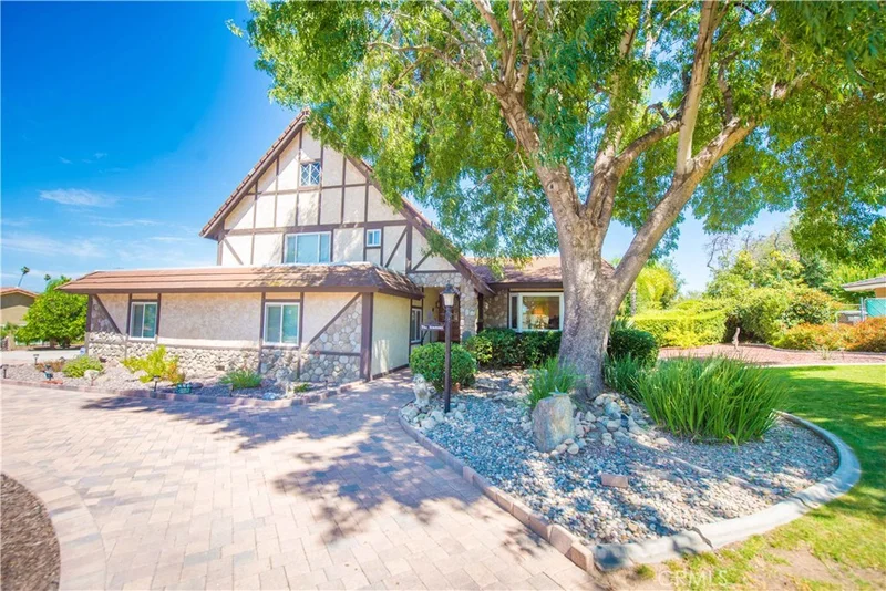3023 Sonrisa, Corona, CA 92881
