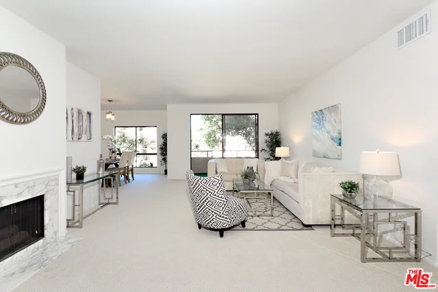 1167 Roxbury #205, Los Angeles, CA 90035