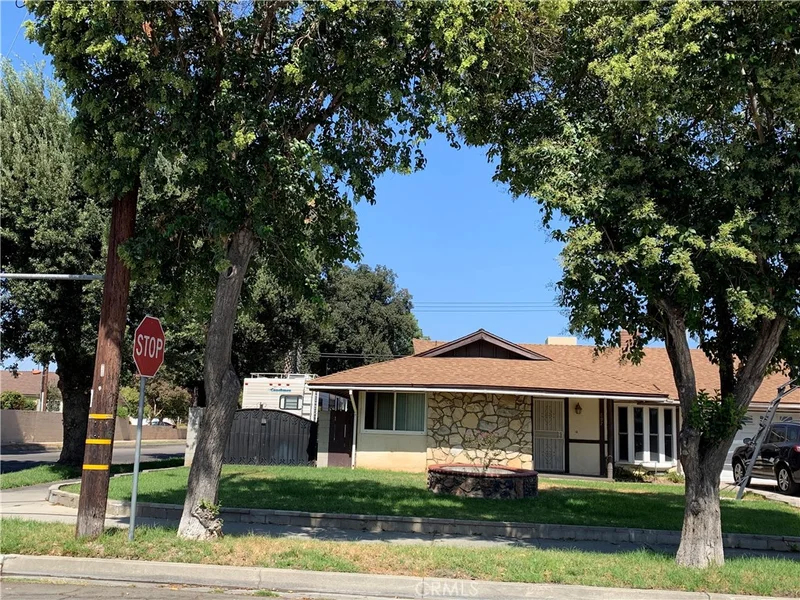 897 Johnston, Colton, CA 92324