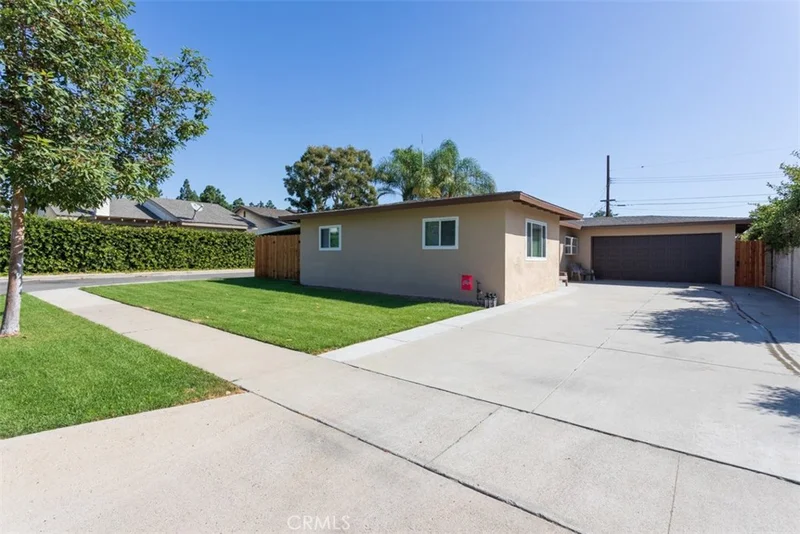 1025 Mirasol, Santa Ana, CA 92701