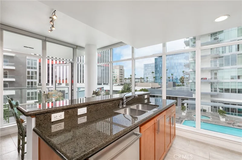 411 Seaside #306, Long Beach, CA 90802