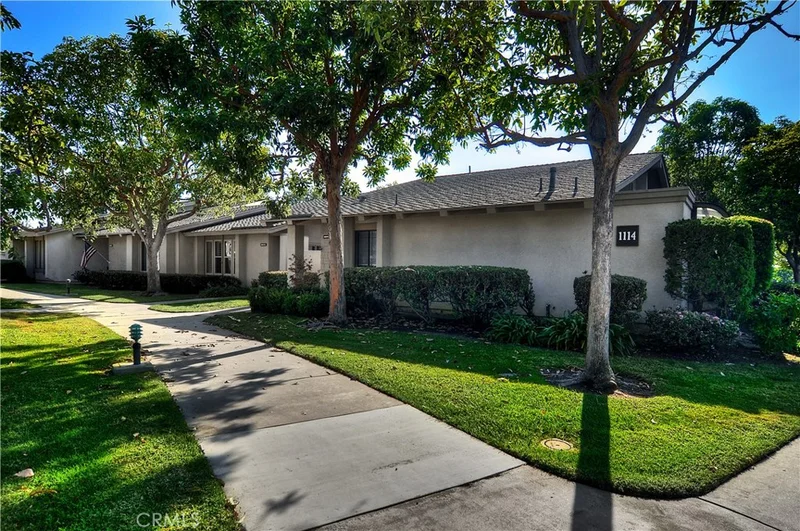 8885 Plumas #1114D, Huntington Beach, CA 92646