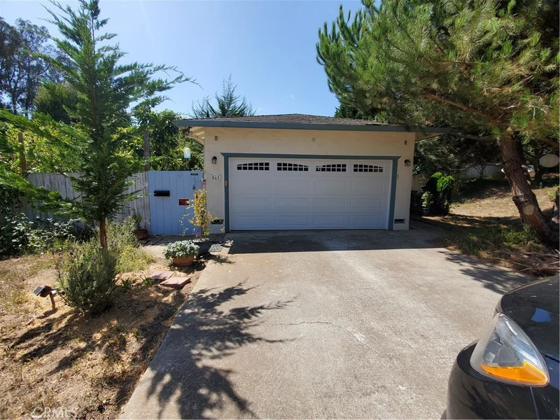 561 Paradise, Salinas, CA 93907