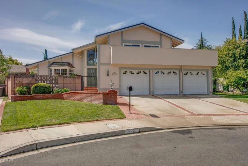2711 Granvia, Thousand Oaks, CA 91360