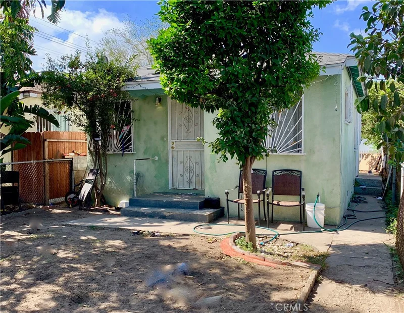 8637 Beach, Los Angeles, CA 90002