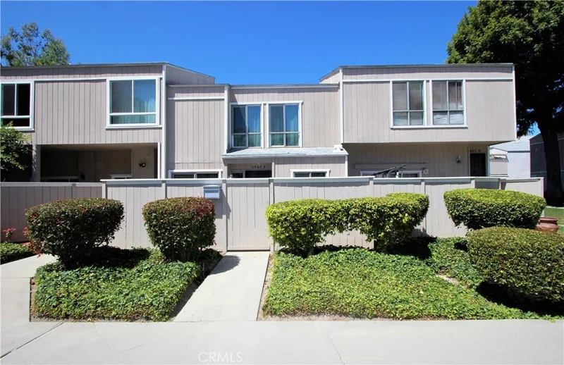 2965 Fairview #B, Santa Ana, CA 92704