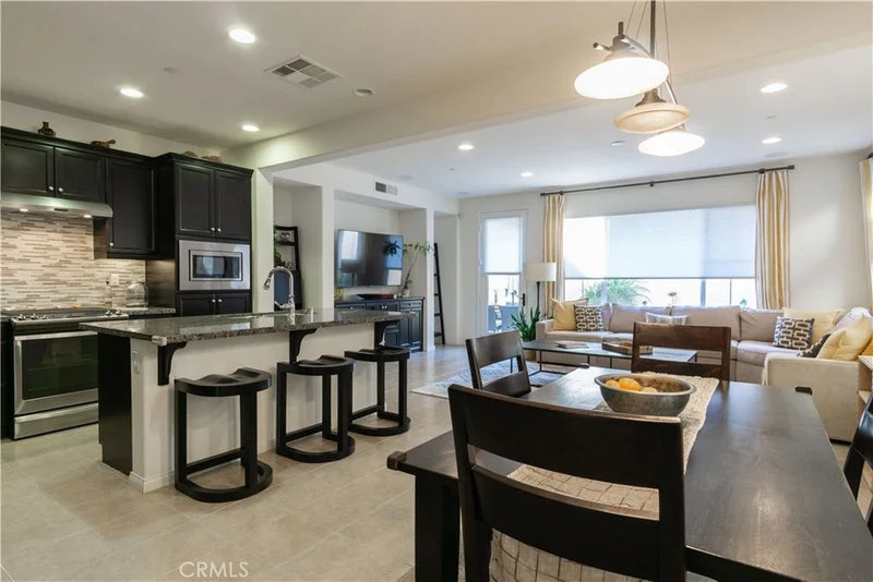 783 Gatun #417, San Pedro, CA 90731