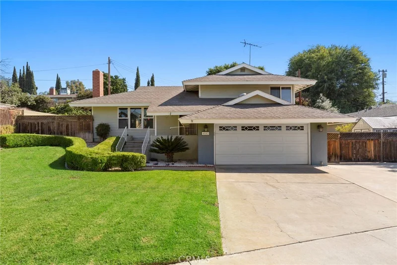 4542 School, Yorba Linda, CA 92886